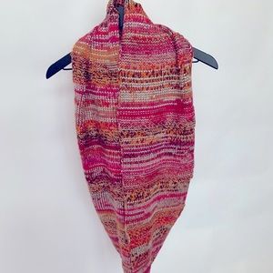 LIKE NEW ANTHROPOLOGIE Women’s infinity scarf